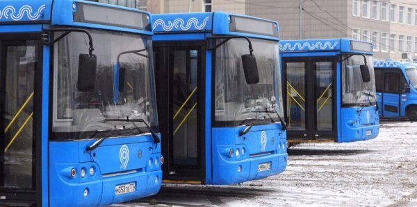 Бесплатные автобусы начали курсировать у закрытых станций метро в Москве