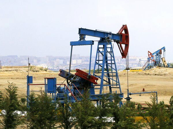 Цены на нефть упали на фоне роста запасов в США и планов OPEC+