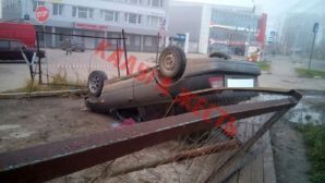 ДТП в Калуге: автомобиль перевернулся напротив нового рынка