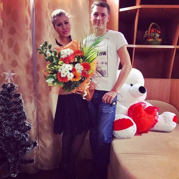Экс-участница шоу «Дом-2» познакомилась с мамой Димы Дмитренко
