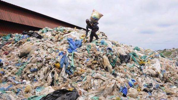 Количество пластика, произведённого в мире, способно покрыть страну размером с Аргентину