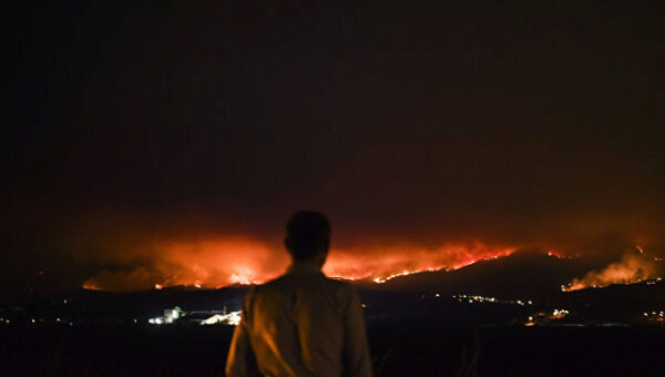 Лесные пожары в Испании и Португалии забрали жизни по меньшей мере 23 человек