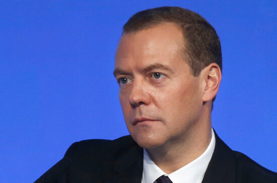 Медведев объявил, что налоговую нагрузку на бизнес не увеличат