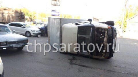 На улице Чернышевского столкнулись три автомобиля: пострадал мужчина
