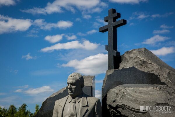 Новосибирские приставы отправили 78 должников на кладбища