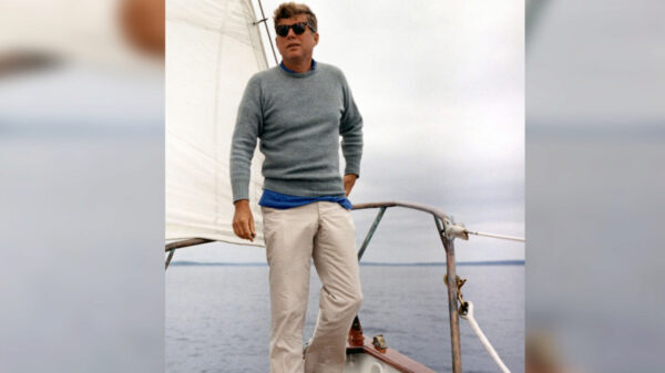 Плавки Кеннеди продали на аукционе в США