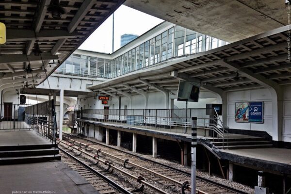 Почему закрыли одну из платформ станции метро «Кутузовская» в Москве