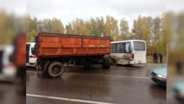 Под Липецком в трагедии грузового автомобиля с автобусом пострадали 9 человек