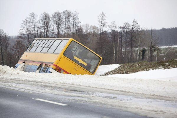 Под Ярославлем перевернулся пассажирский автобус
