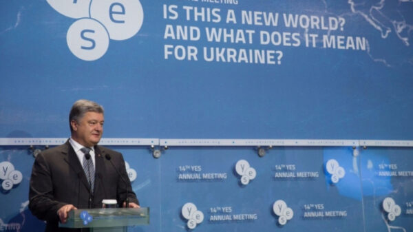 Порошенко объявил, что готов говорить о новом референдуме в Крыму