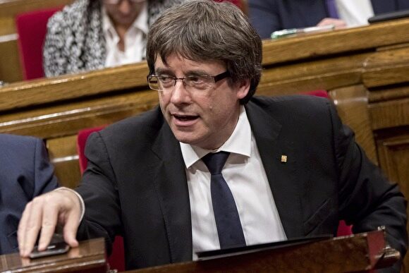 Премьер Каталонии созывает региональный парламент для «соответствующего ответа» Мадриду