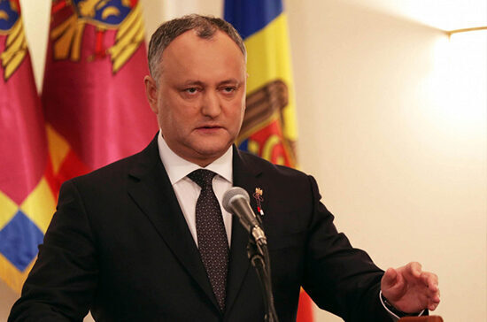 Президент Молдовы требует досрочных выборов