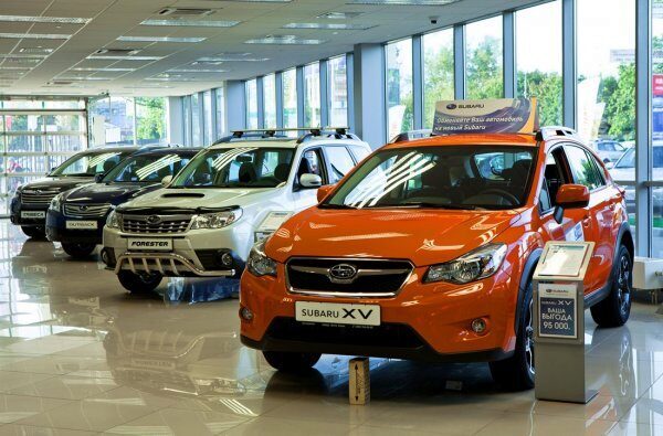 Продажи легковых машин в России достигли 17,9%