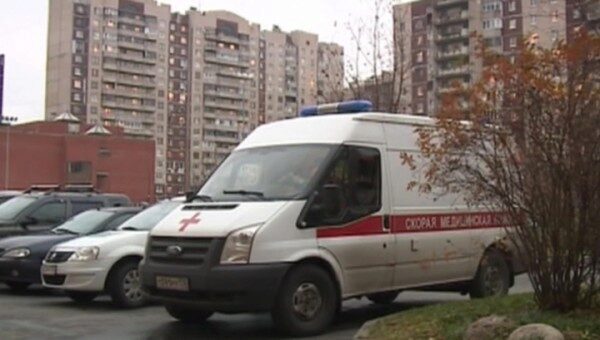 Ребенок выпал из окна 7-го этажа на юго-западе Москвы и остался жив