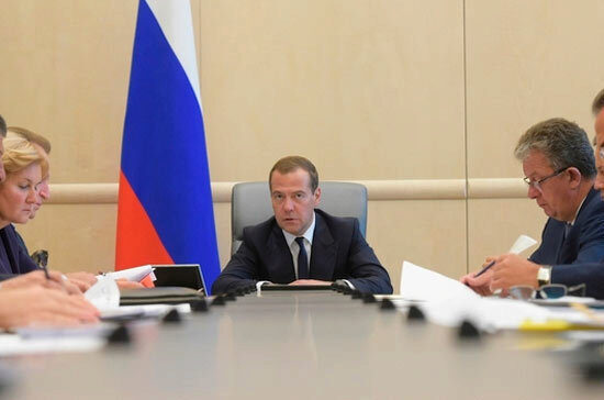 Руководство усилит борьбу с дистанционным хищением банковских средств — Медведев