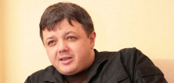 Семенченко: В голове у Порошенко борются два чертика