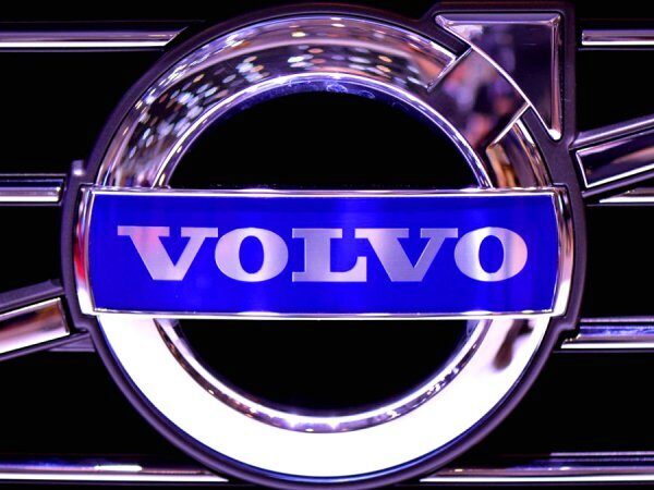 Швеция потребовала от КНДР вернуть долг за машины Volvo