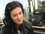 Украинская певица побрилась налысо для нового клипа