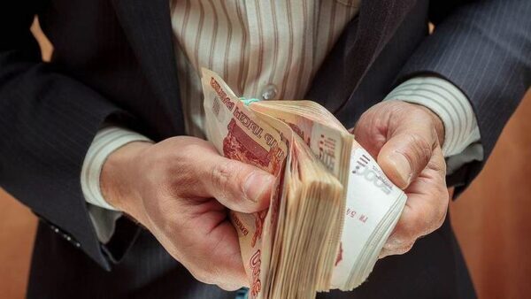 В Нижнем зарплата в крупных и средних организациях равна 40 376 рублей