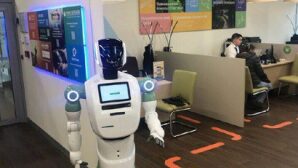 В отделениях «Сбербанка» начали работать роботы
