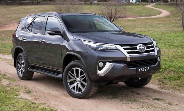 В России стартовали предзаказы на новый Toyota Fortuner