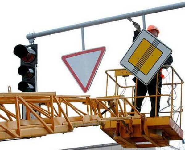 В Ростове-на-Дону установят новые дорожные знаки за 20 млн рублей
