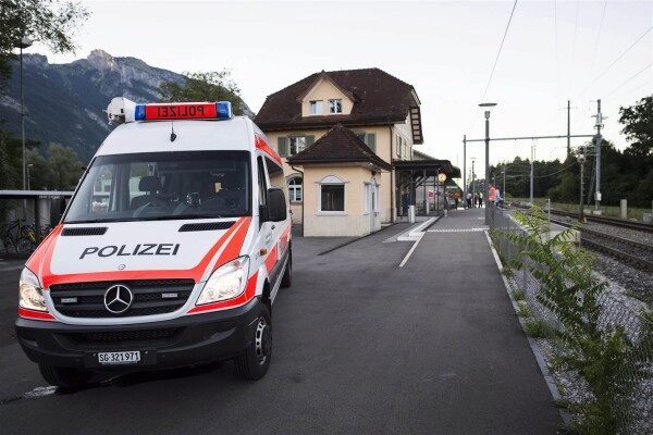 В Швейцарии из-за угрозы взрыва эвакуирован вокзал