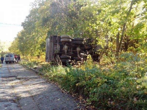 В Ульяновске перевернулся «КамАЗ», водитель погиб