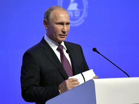 «Ведомости»: Путин предложил ввести платные медицинские услуги