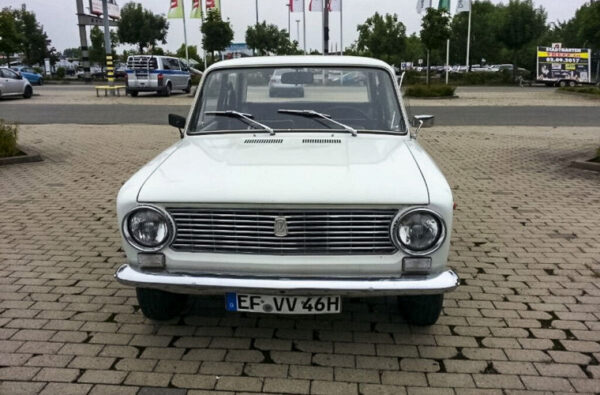 В Германии реализуют автомобиль Лада 1976 года с маленьким пробегом