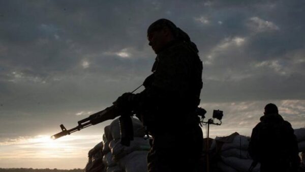 Видео ночного боя между военнослужащими ДНР и ВСУ в бронеколпаке опубликовало Минобороны Украины