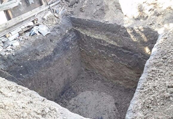 В Кургане спасли мальчика, упавшего в 4-метровую яму
