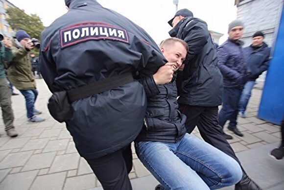 В Кургане участника октябрьской акции в поддержку Навального оштрафовали на 10 тыс. рублей