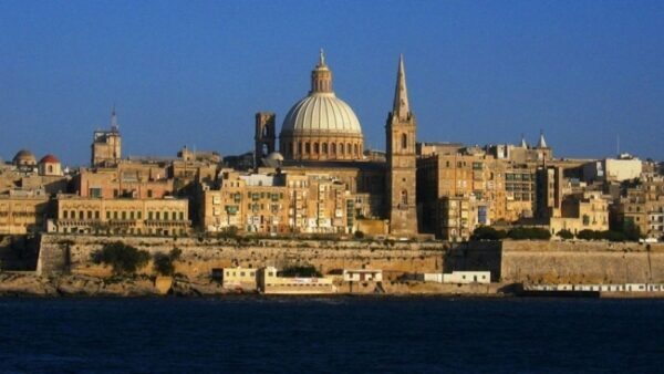 Власти Мальты обещают млн евро за информацию об убийцах журналистки
