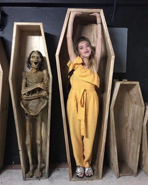 Звезда «Орла и Решки» Регина Тодоренко шокировала снимком в гробу