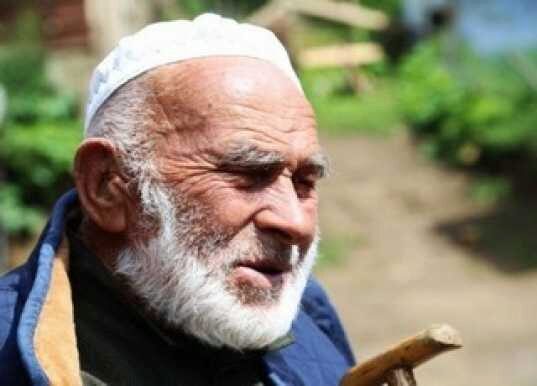 121-летнему россиянину вернули зрение, чтобы он мог читать Коран