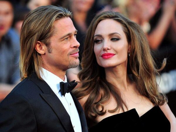 Брэдд Питт предложил Анджелине Джоли отдать половину своего состояния