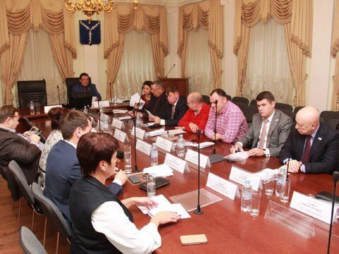 Депутаты гордумы согласовали сложение полномочий двух коллег