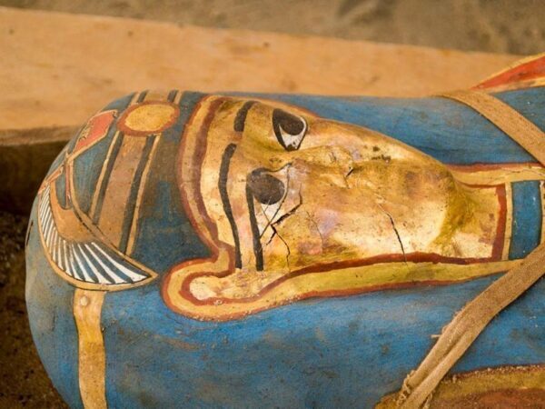 Египетско-российская экспедиция обнаружила саркофаг с мумией в монастыре под Эль-Файюмом