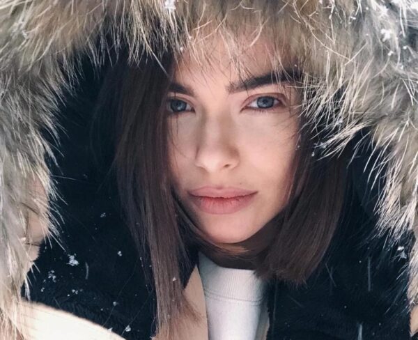 Елена Темникова пешком добирается до Владивостока из-за снежной бури