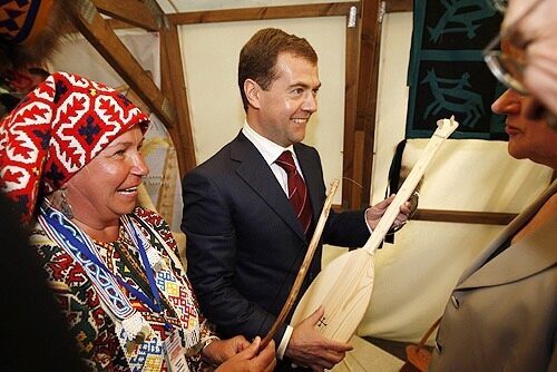 Главы «Лукойла» и «Газпром нефти» вместе с Медведевым откроют месторождение «Роснефти»