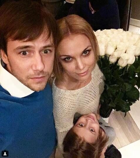 Иван Жидков опубликовал совместный снимок с Татьяной Арнтгольц со дня рождения общего знакомого