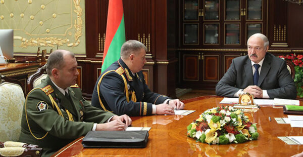 Лукашенко потребовал пресекать попытки дестабилизации ситуации в Белоруссии