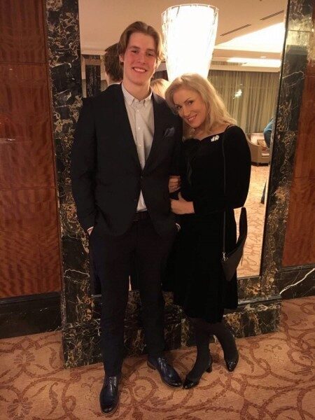 Мария Шукшина нежно поздравила своего сына с 19-летием