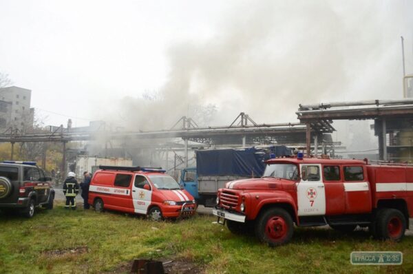 Масштабный пожар на кондитерской фабрике в Одессе засняли с высоты