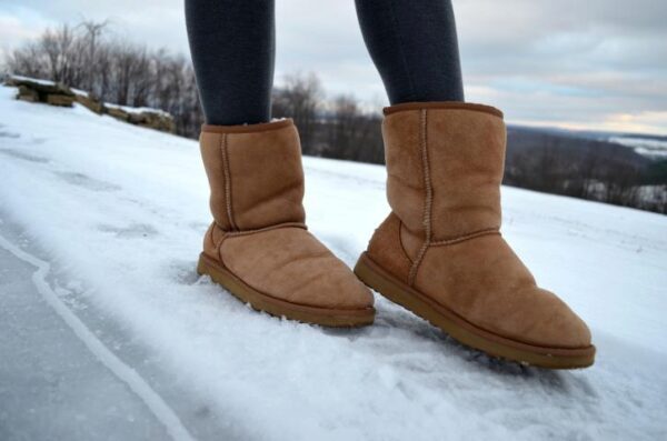 Модная зимняя обувь оказалась опасной для здоровья