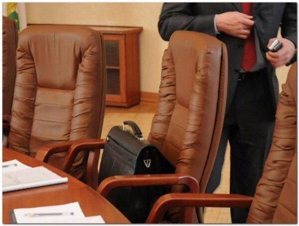 На министерские посты в Свердловской области претендуют 8 кандидатов