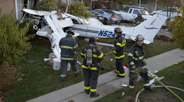 На дом в США рухнул самолет