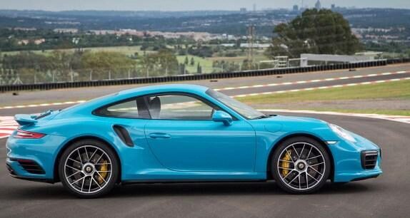 Оливер Блюм: Porsche выпустит электрический Porsche 911 через 10 лет