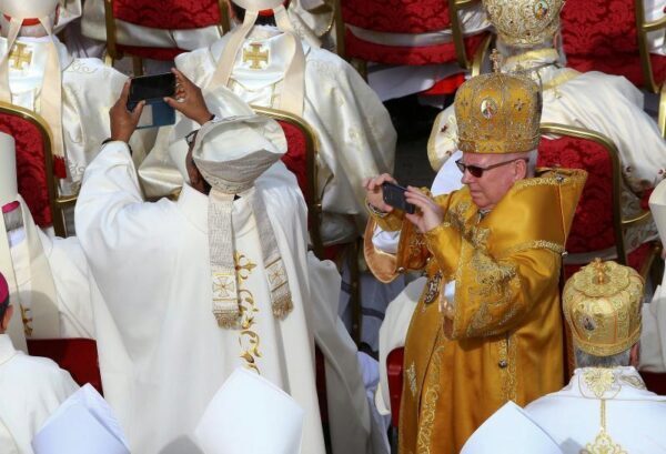 Папа римский раскритиковал увлечения своих коллег (ФОТО)